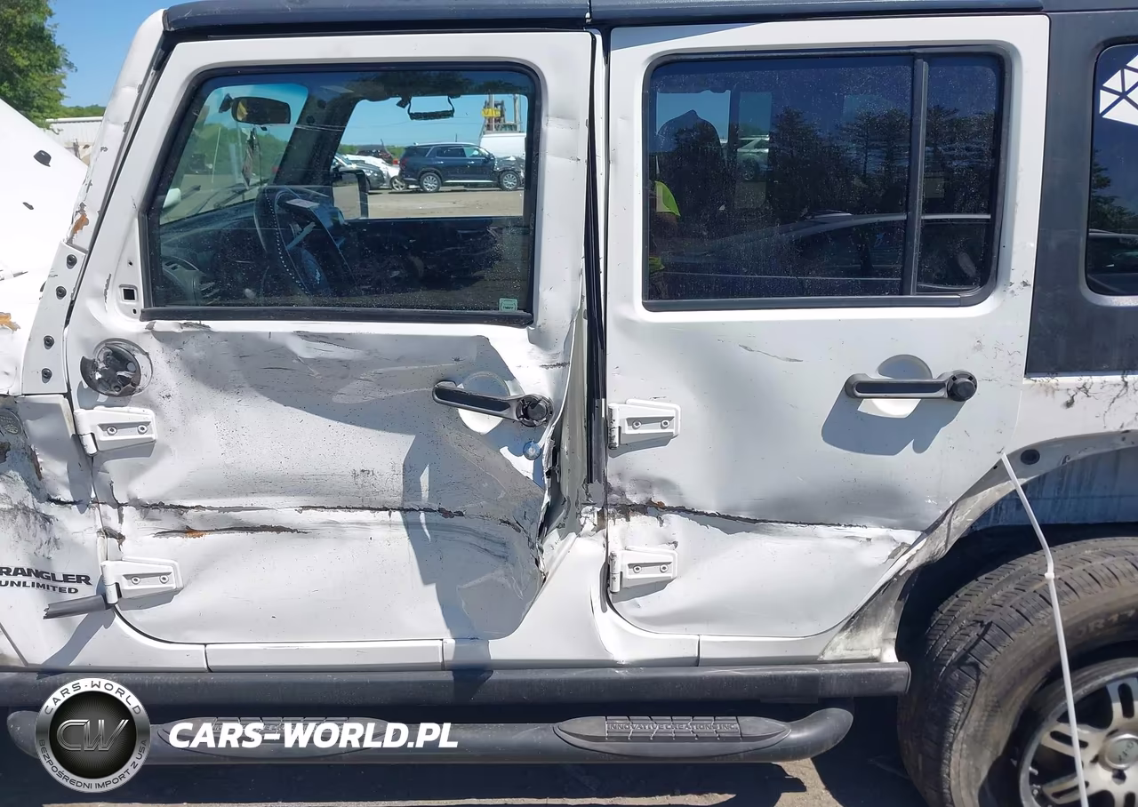 2010 Jeep Wrangler Unlimited Rubicon VIN:1J4BA6H19AL219782 - 6