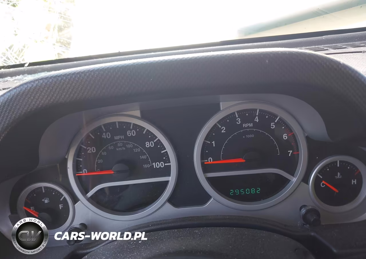 2010 Jeep Wrangler Unlimited Rubicon VIN:1J4BA6H19AL219782 - 7