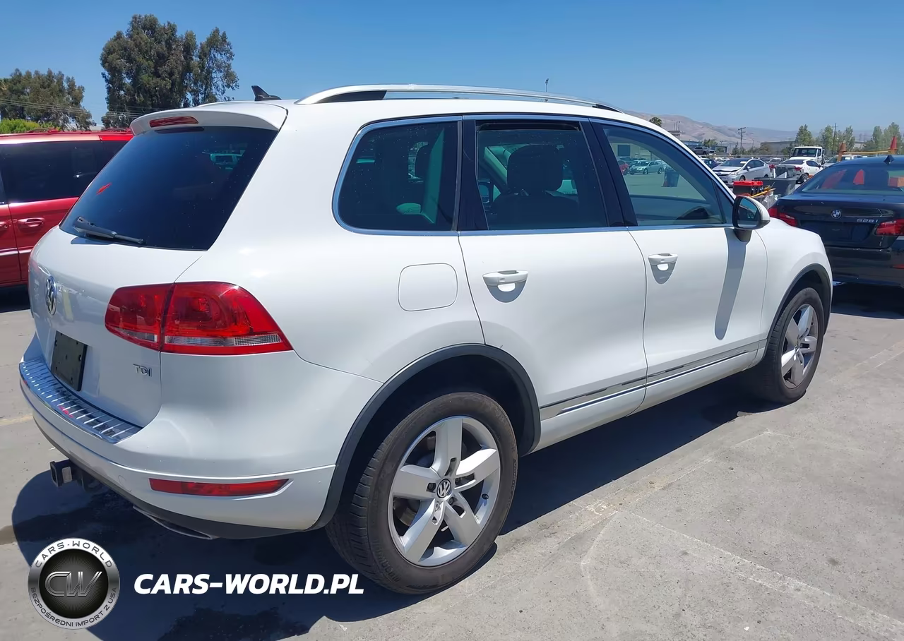 2014 Volkswagen Touareg Tdi Lux VIN:WVGEP9BP0ED013293 - 4