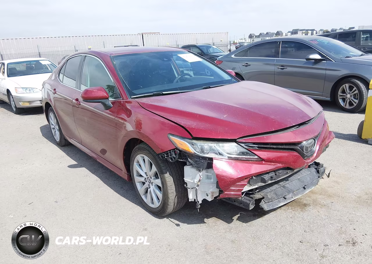 2019 Toyota Camry Le – zdjęcie 1 z 16