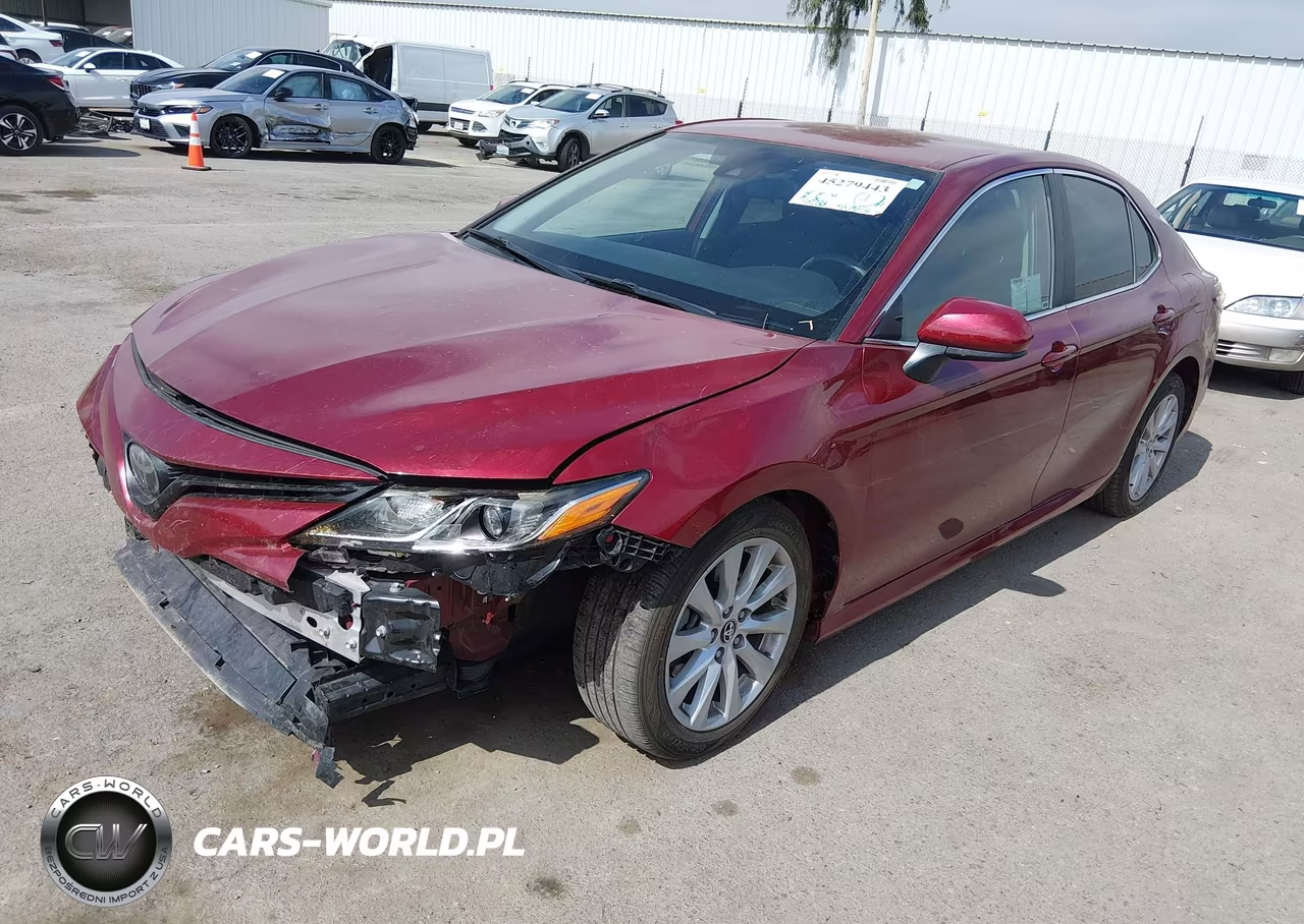 2019 Toyota Camry Le VIN:4T1B11HK8KU739335 - 2