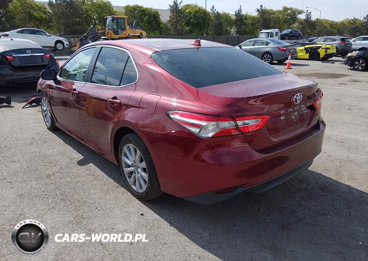 2019 Toyota Camry Le VIN:4T1B11HK8KU739335 - 3