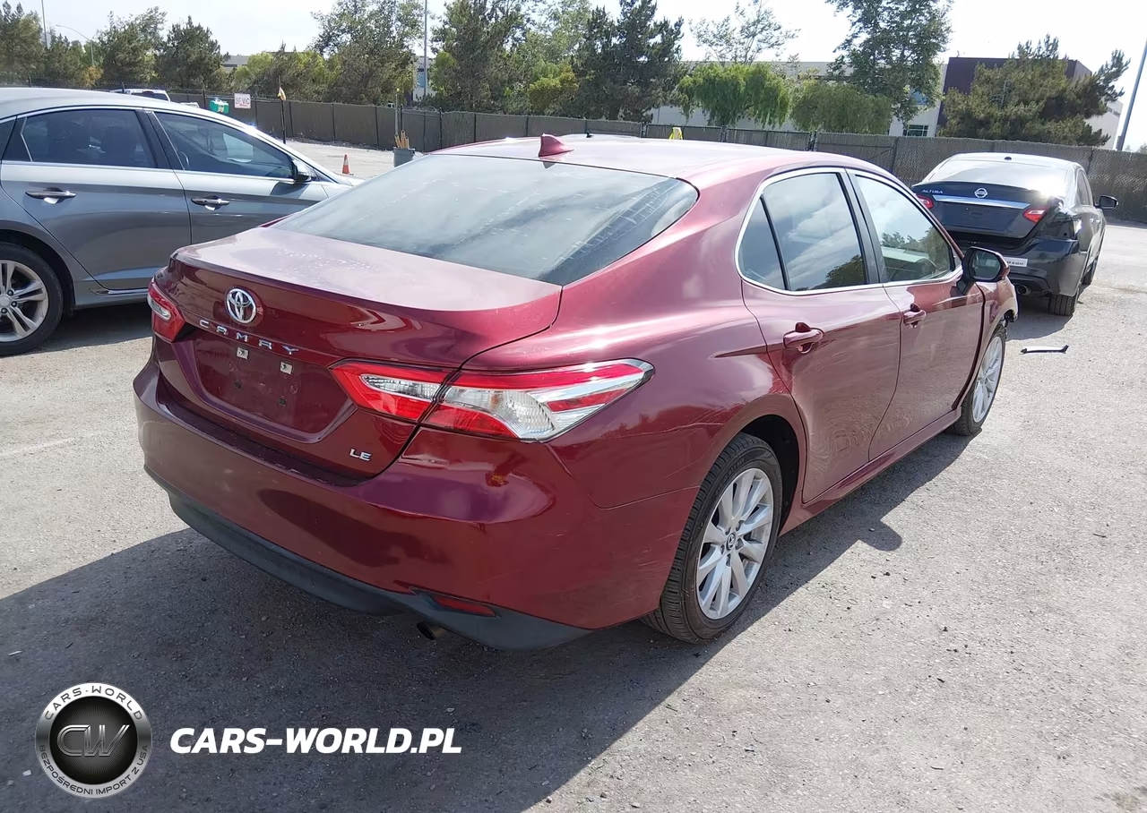 2019 Toyota Camry Le VIN:4T1B11HK8KU739335 - 4