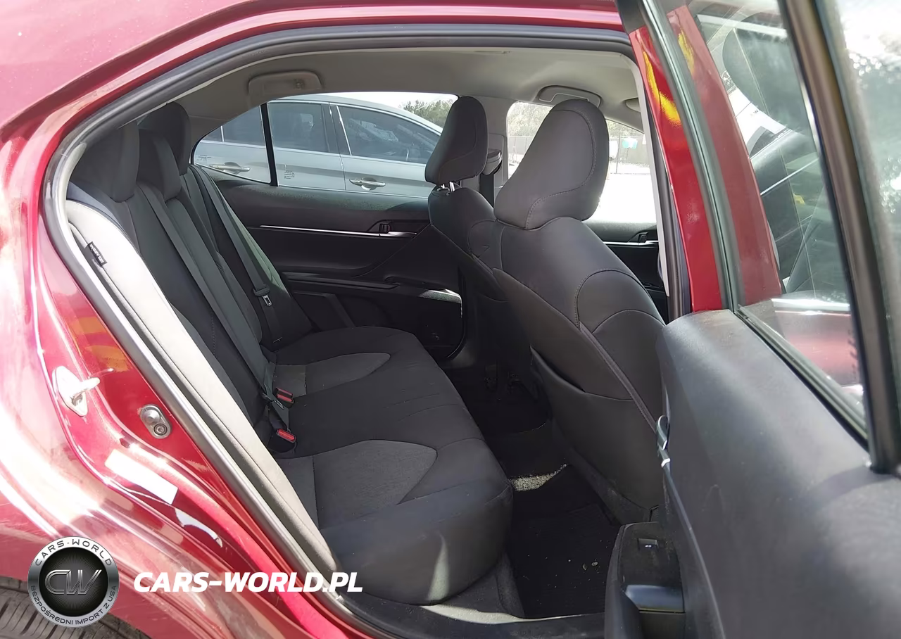 2019 Toyota Camry Le VIN:4T1B11HK8KU739335 - 8