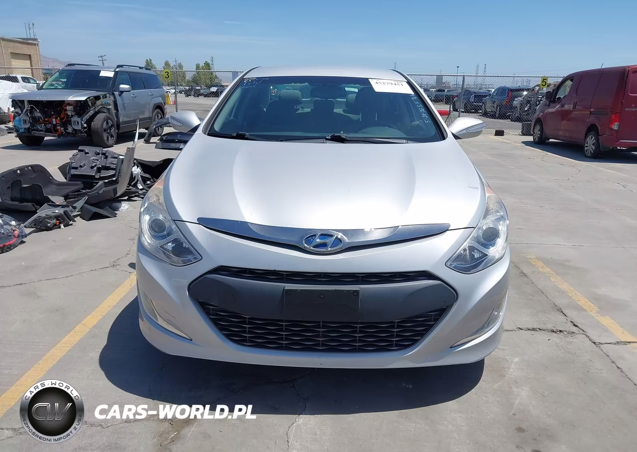 2015 Hyundai Sonata Hybrid VIN:KMHEC4A42FA138692 - 13