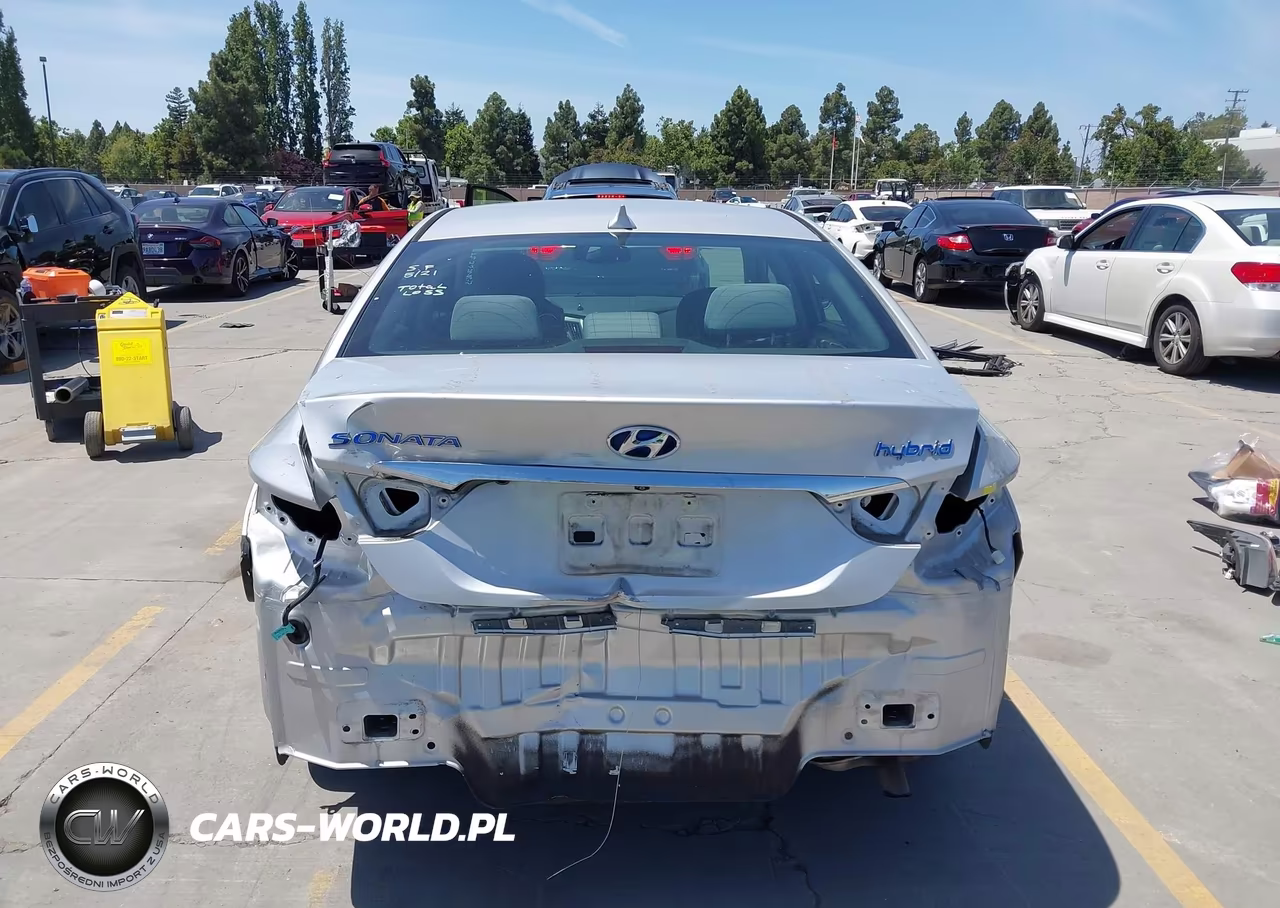 2015 Hyundai Sonata Hybrid VIN:KMHEC4A42FA138692 - 17
