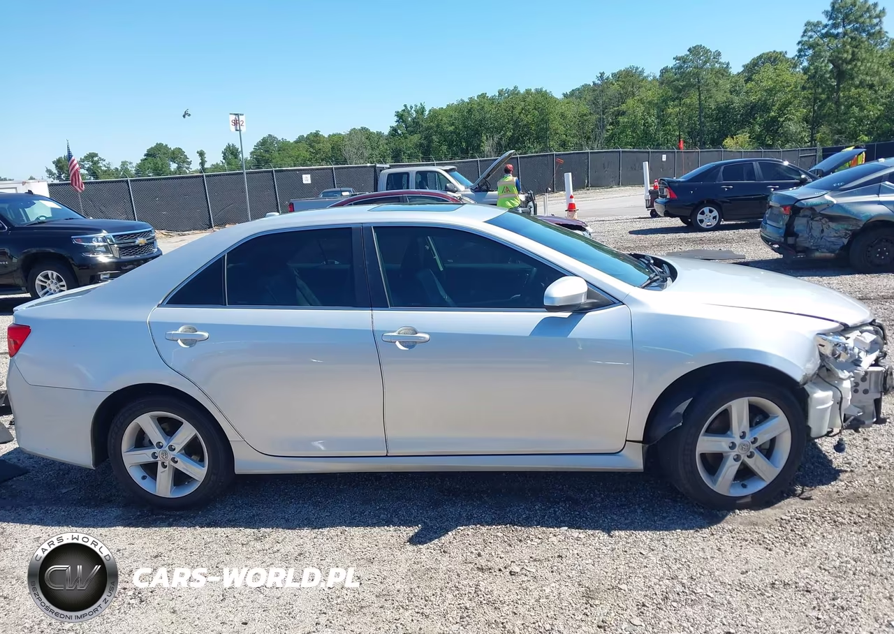 2014 Toyota Camry Se VIN:4T1BF1FK1EU754977 - 14