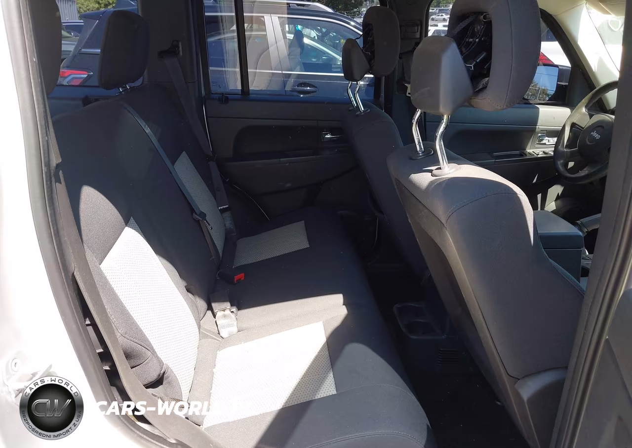 2010 Jeep Liberty Sport VIN:1J4PN2GK3AW103828 - 8