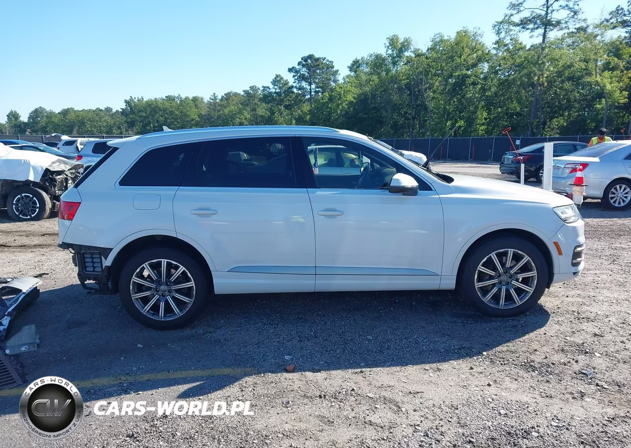 2018 Audi Q7 3.0T Premium VIN:WA1LAAF73JD009235 - 14