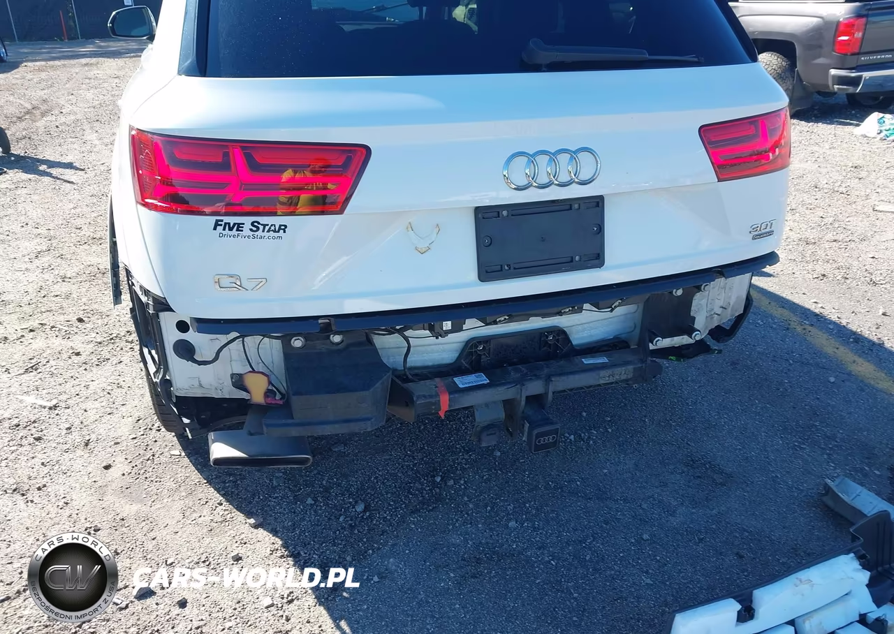 2018 Audi Q7 3.0T Premium VIN:WA1LAAF73JD009235 - 6