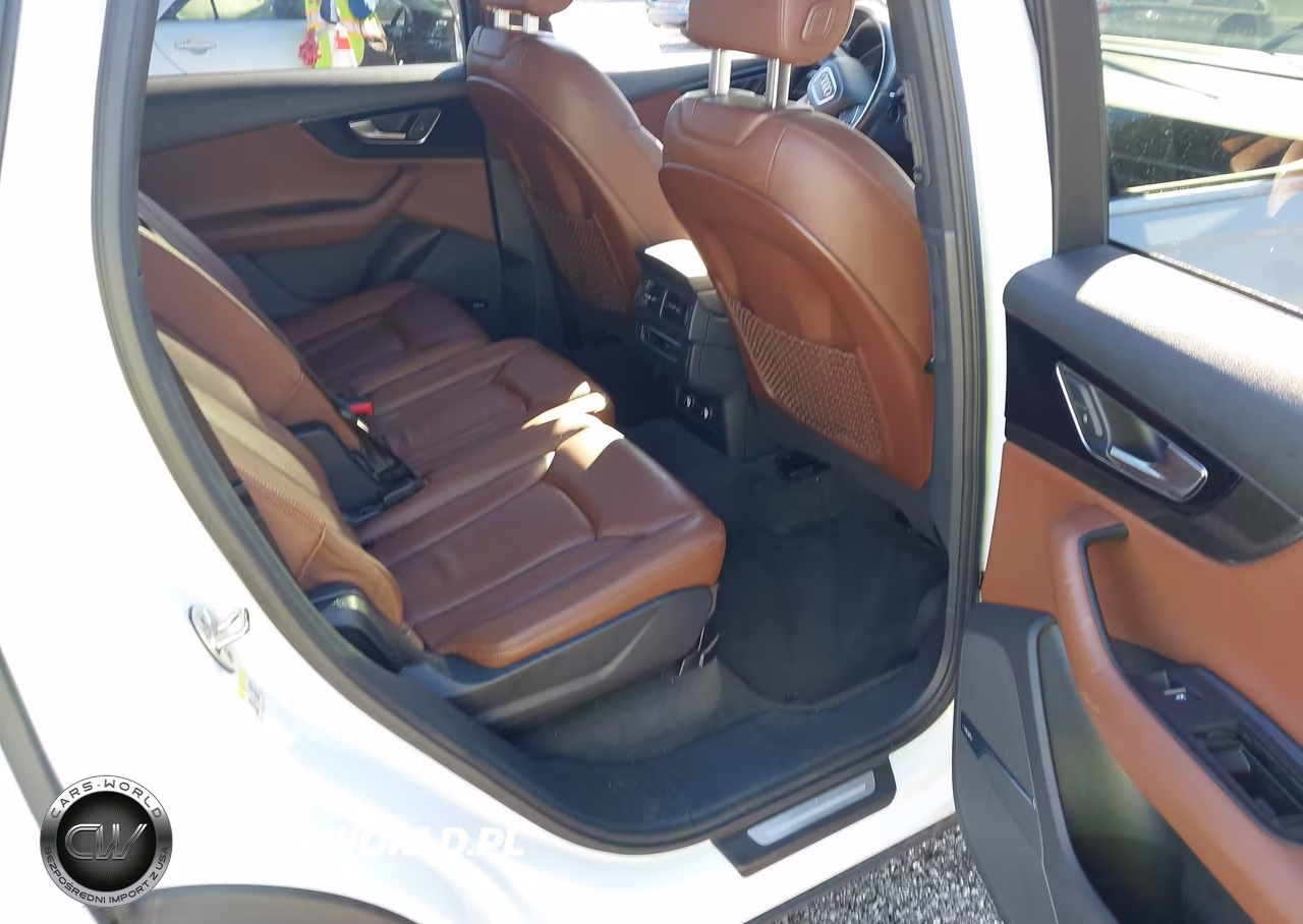 2018 Audi Q7 3.0T Premium VIN:WA1LAAF73JD009235 - 8