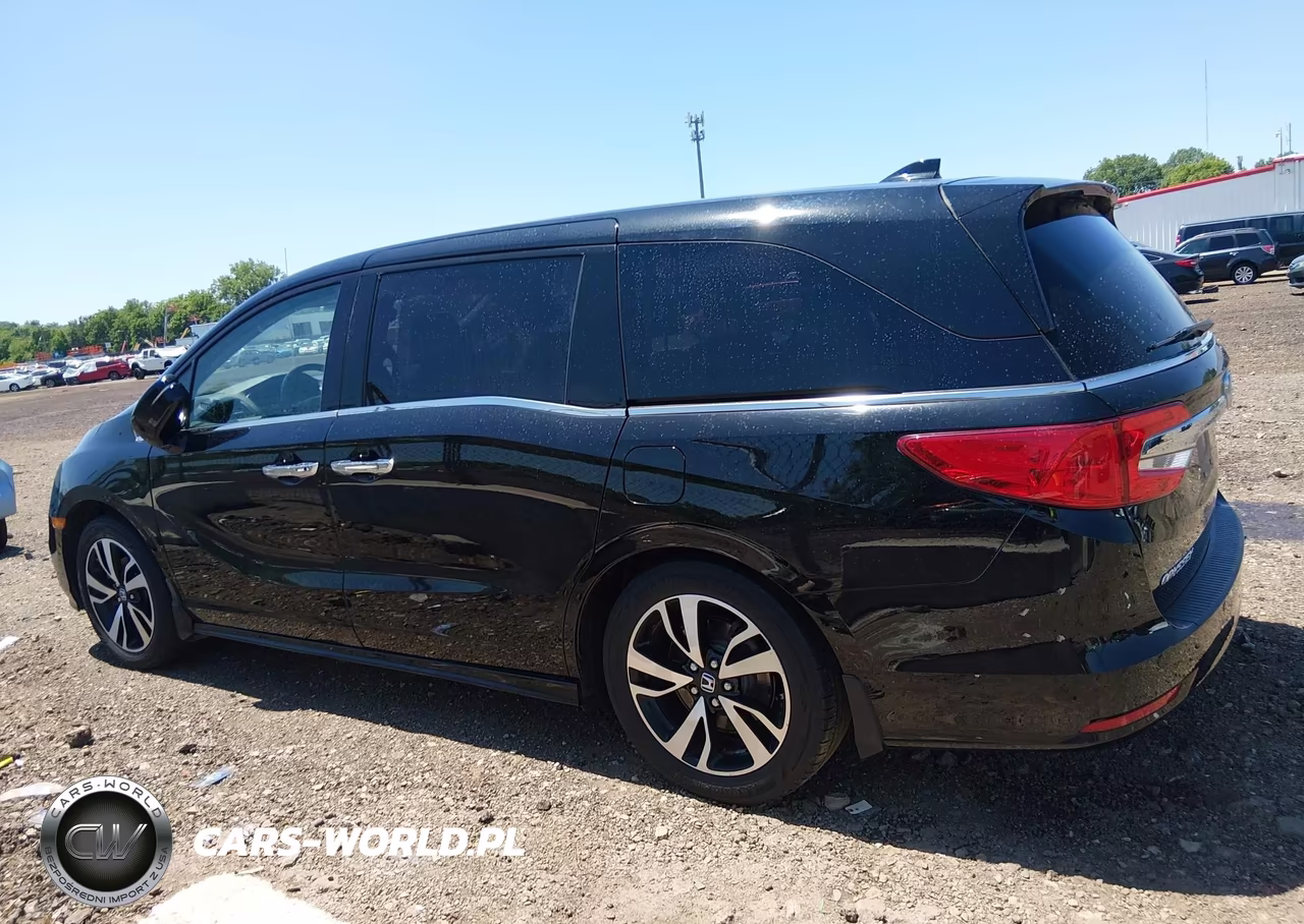 2018 Honda Odyssey Elite VIN:5FNRL6H94JB021358 - 13