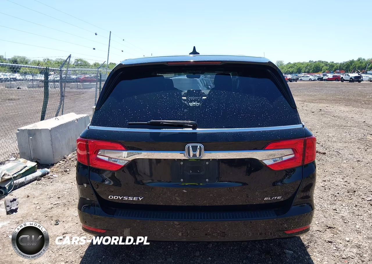 2018 Honda Odyssey Elite VIN:5FNRL6H94JB021358 - 15