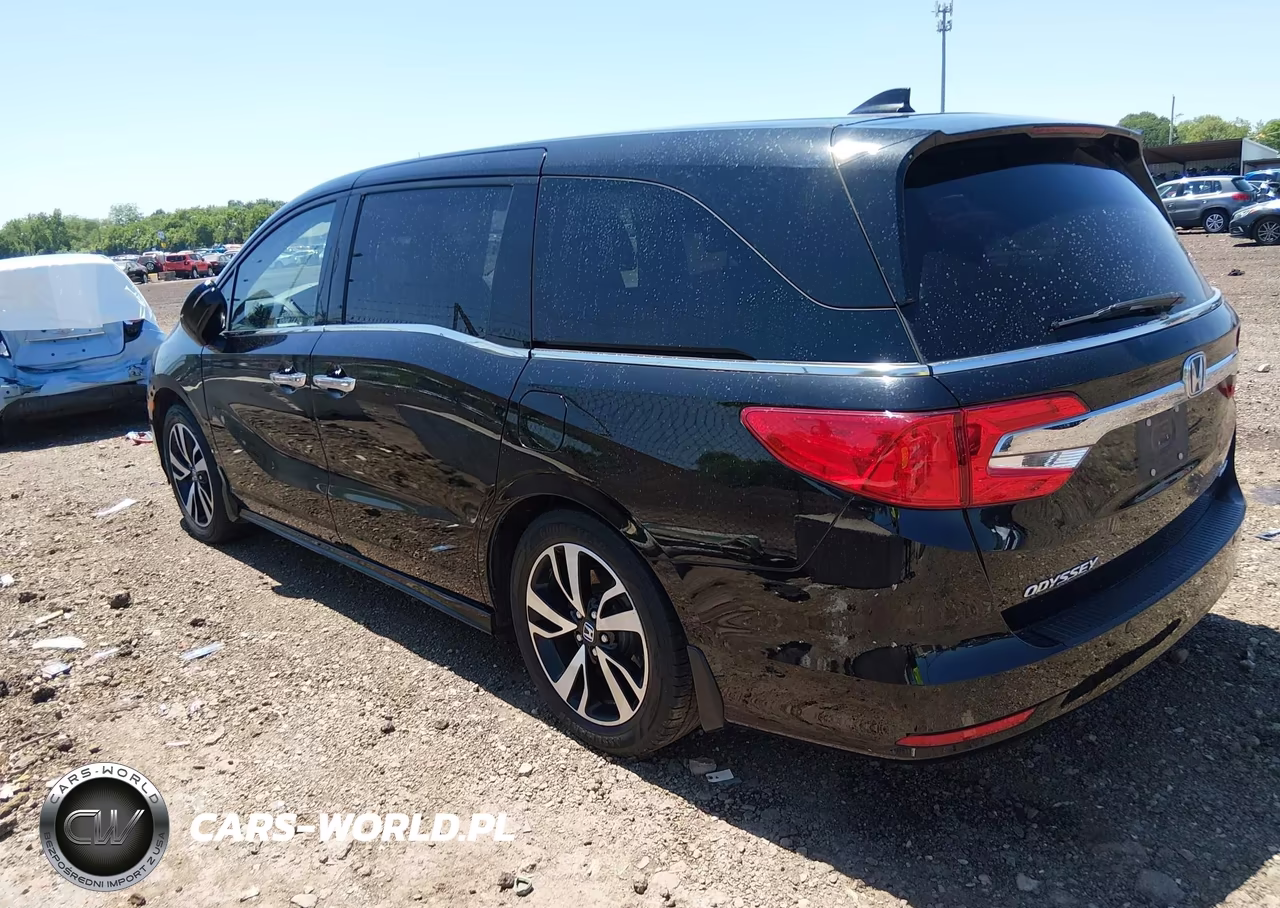 2018 Honda Odyssey Elite VIN:5FNRL6H94JB021358 - 3