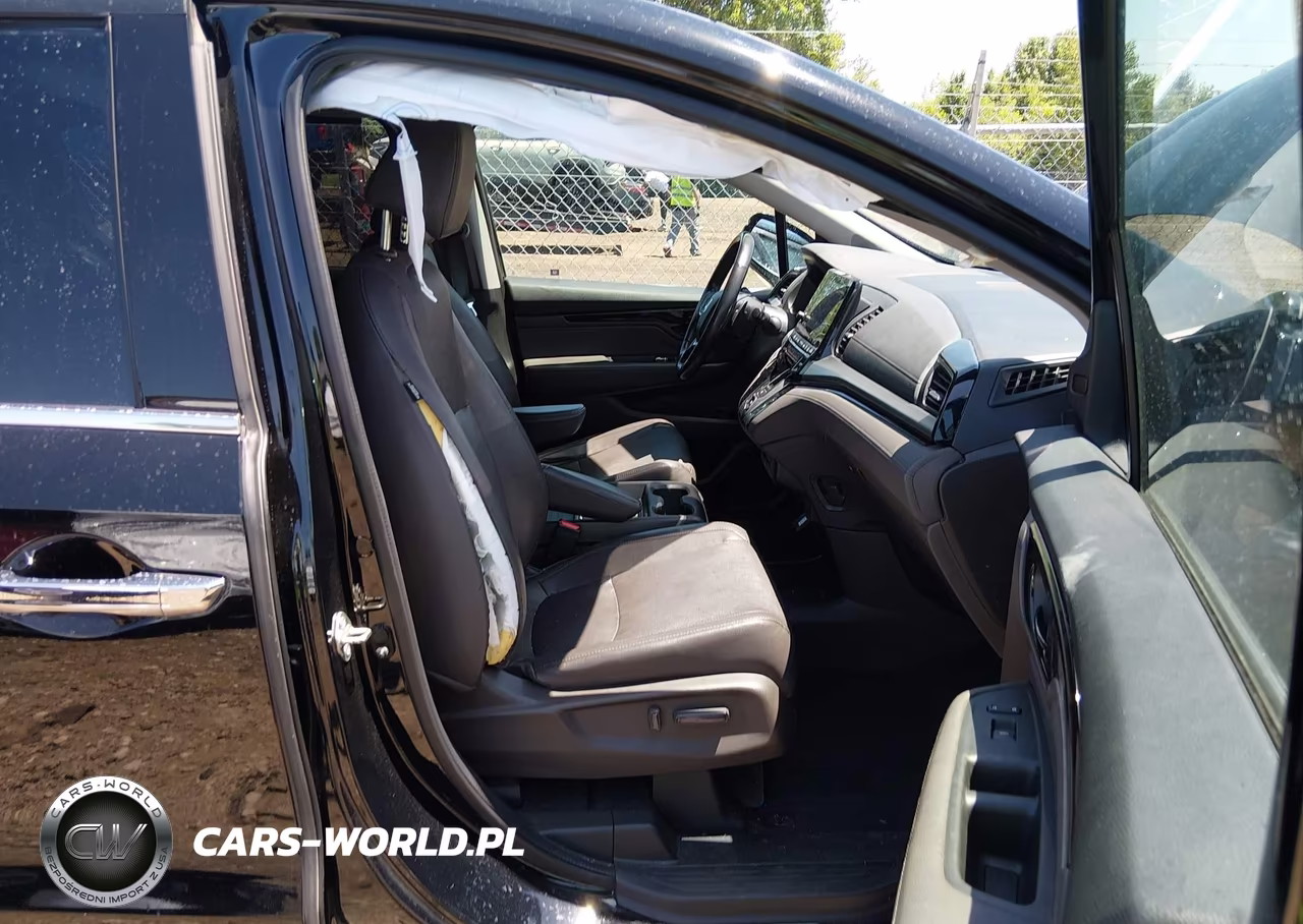 2018 Honda Odyssey Elite VIN:5FNRL6H94JB021358 - 5