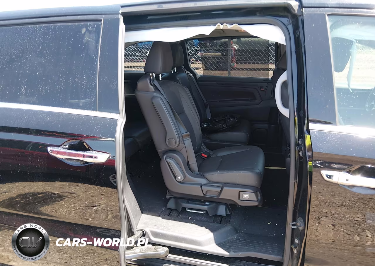 2018 Honda Odyssey Elite VIN:5FNRL6H94JB021358 - 8