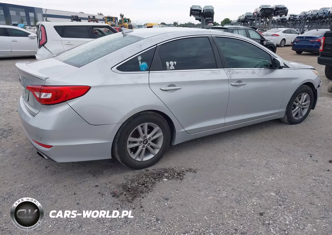 2016 Hyundai Sonata Se VIN:5NPE24AF5GH364423 - 4