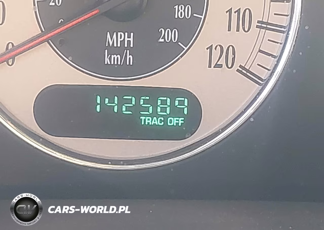 2001 Chrysler Town & Country VIN:2C8GP64L51R145848 - 7