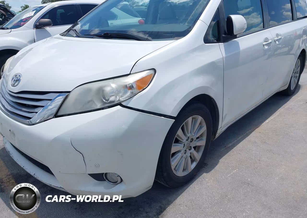 2014 Toyota Sienna Limited V6 7 Passenger VIN:5TDYK3DCXES505177 - 6