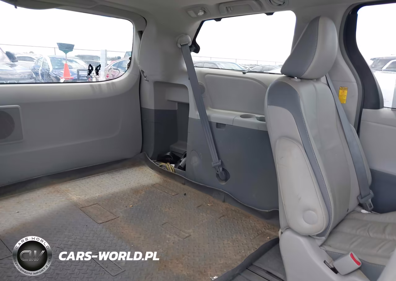 2014 Toyota Sienna Limited V6 7 Passenger VIN:5TDYK3DCXES505177 - 8