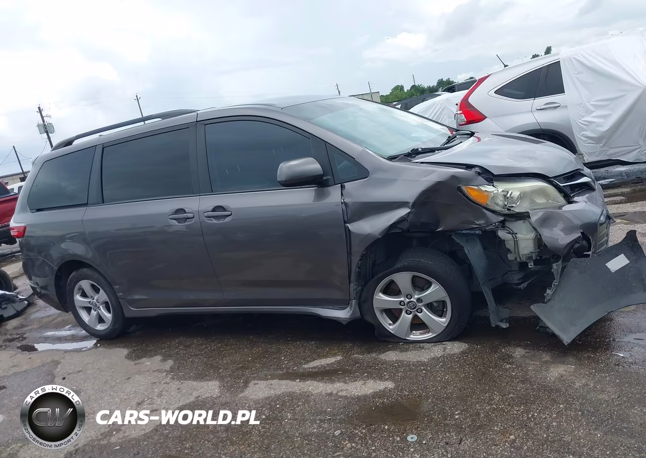 2020 Toyota Sienna Le VIN:5TDKZ3DC3LS023228 - 13