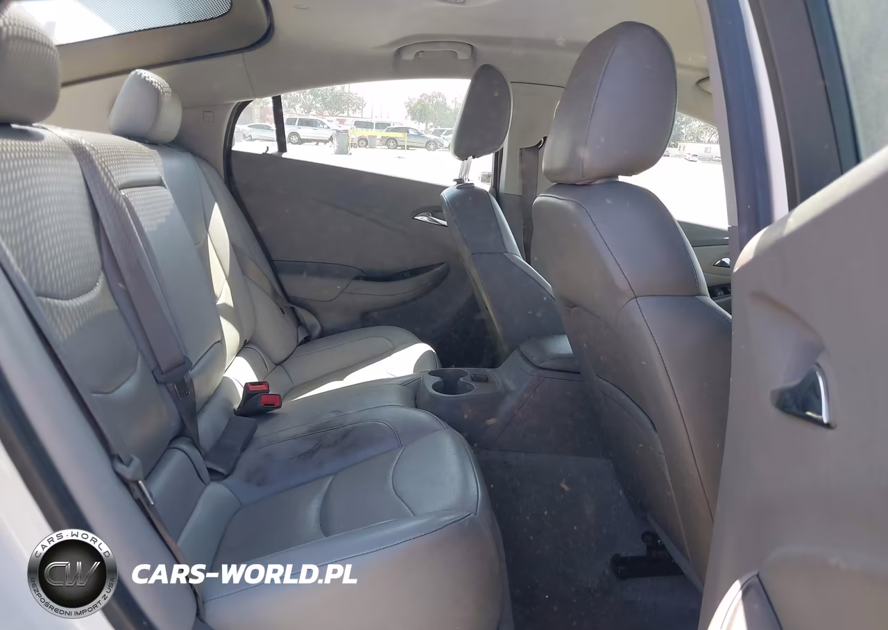 2018 Chevrolet Volt Lt VIN:1G1RC6S57JU157618 - 8