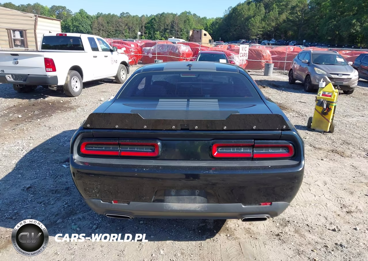 2019 Dodge Challenger Sxt VIN:2C3CDZAG3KH665737 - 16