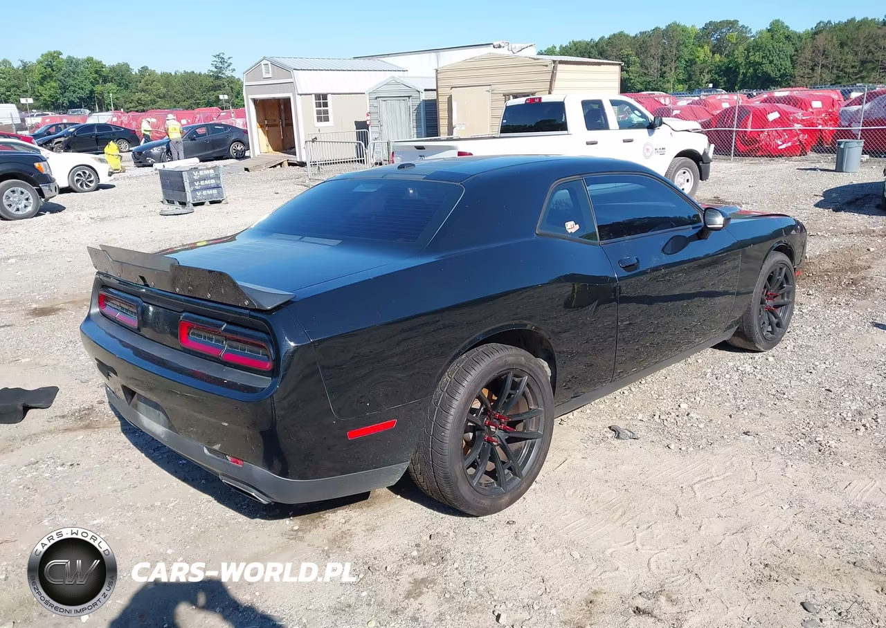2019 Dodge Challenger Sxt VIN:2C3CDZAG3KH665737 - 4