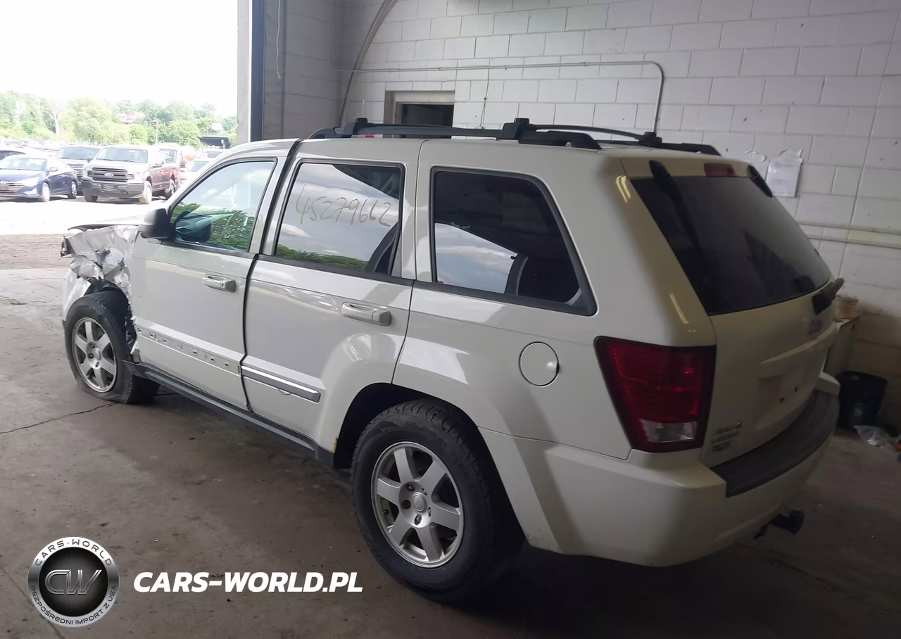 2010 Jeep Grand Cherokee Laredo VIN:1J4PR4GK3AC160533 - 3