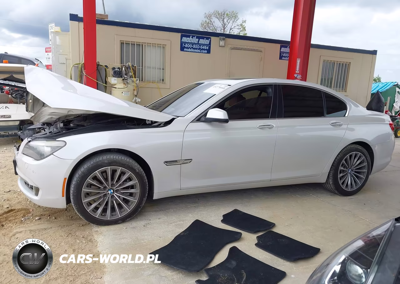 2012 BMW 740I VIN:WBAKA4C53CDS99076 - 14