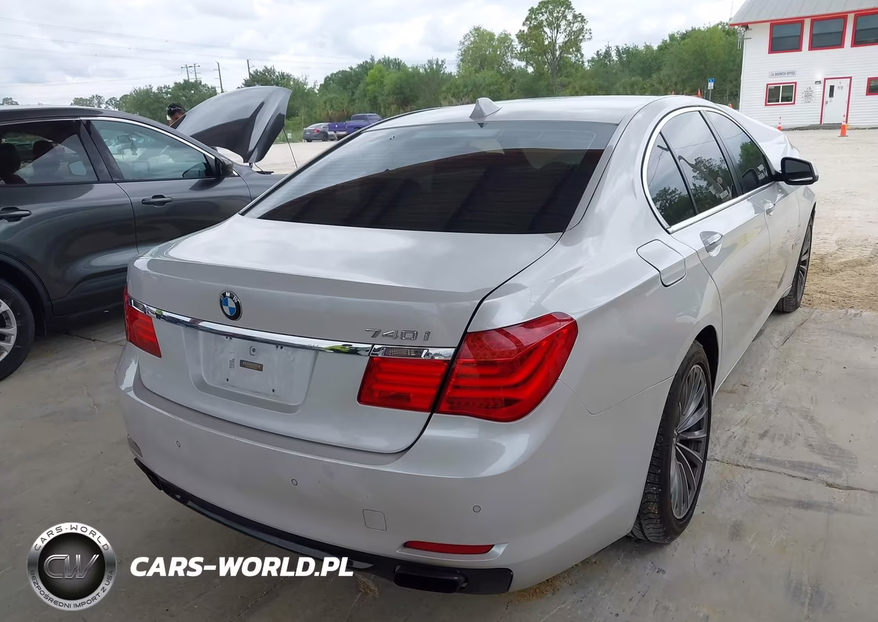 2012 BMW 740I VIN:WBAKA4C53CDS99076 - 4