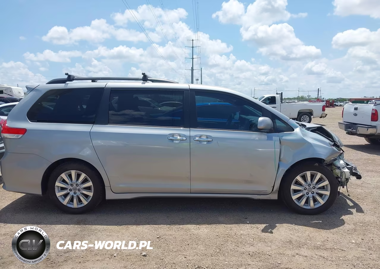 2015 Toyota Sienna Se 8 Passenger VIN:5TDXK3DC1FS615970 - 13