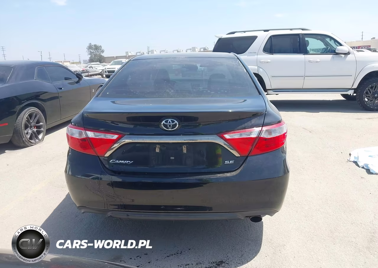 2016 Toyota Camry Se VIN:4T1BF1FK4GU582429 - 17