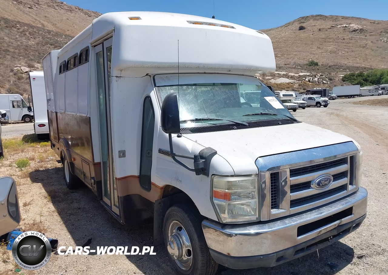 2011 Ford E-450 Cutaway