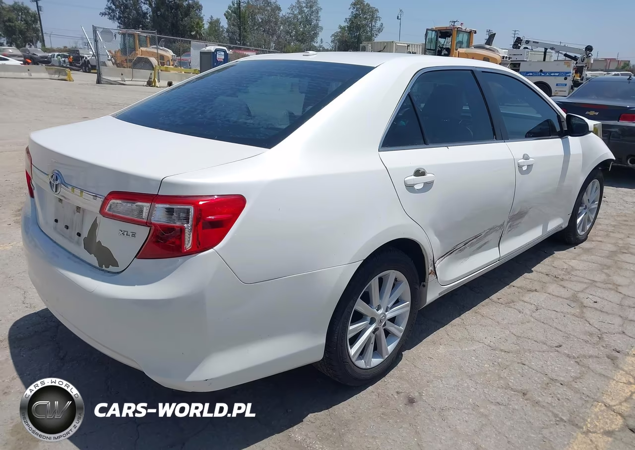 2014 Toyota Camry Xle VIN:4T1BF1FK1EU462908 - 4