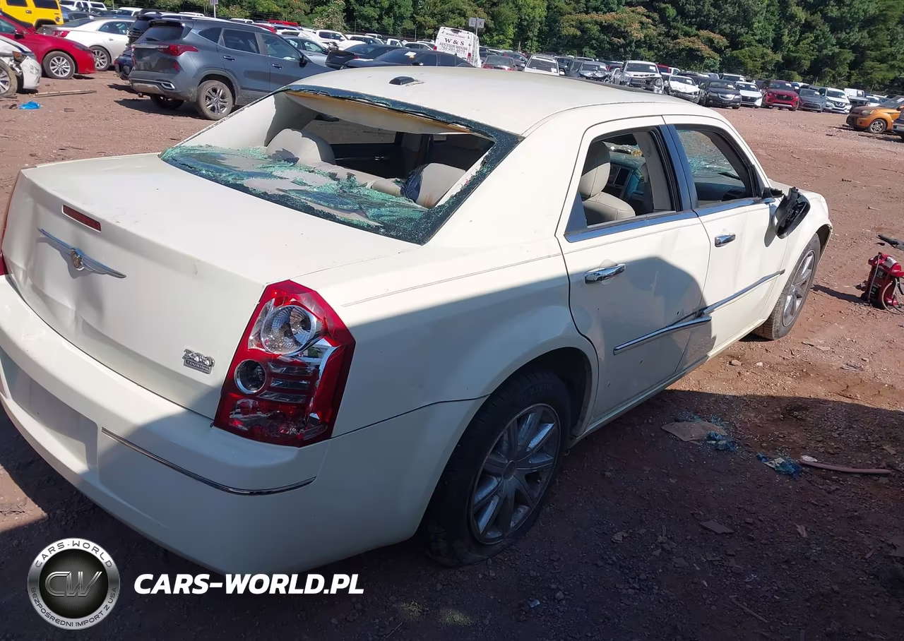 2010 Chrysler 300 Touring-Signature Series-Executive Series VIN:2C3CA5CV0AH254548 - 4