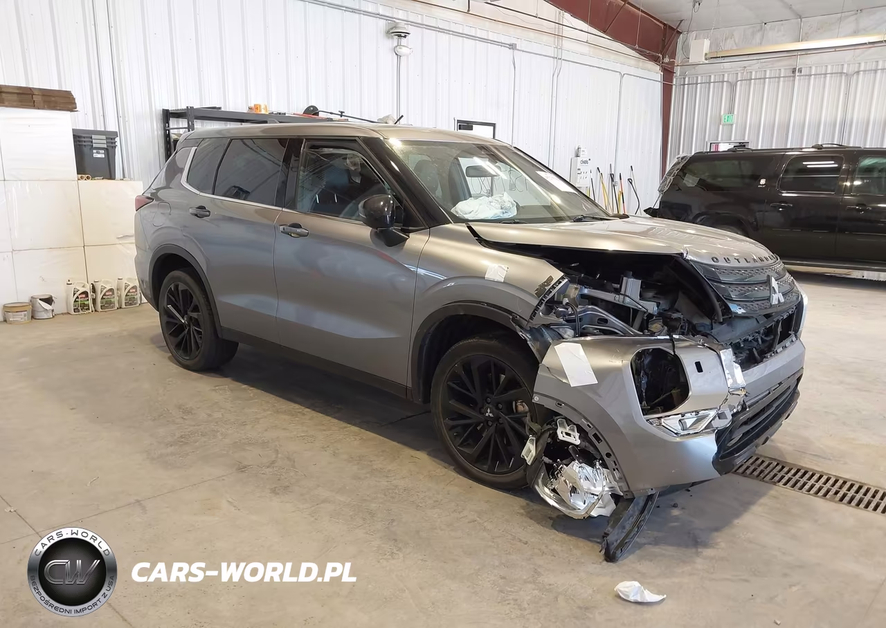 2022 Mitsubishi Outlander Black Edition S-Awc – zdjęcie 1 z 17