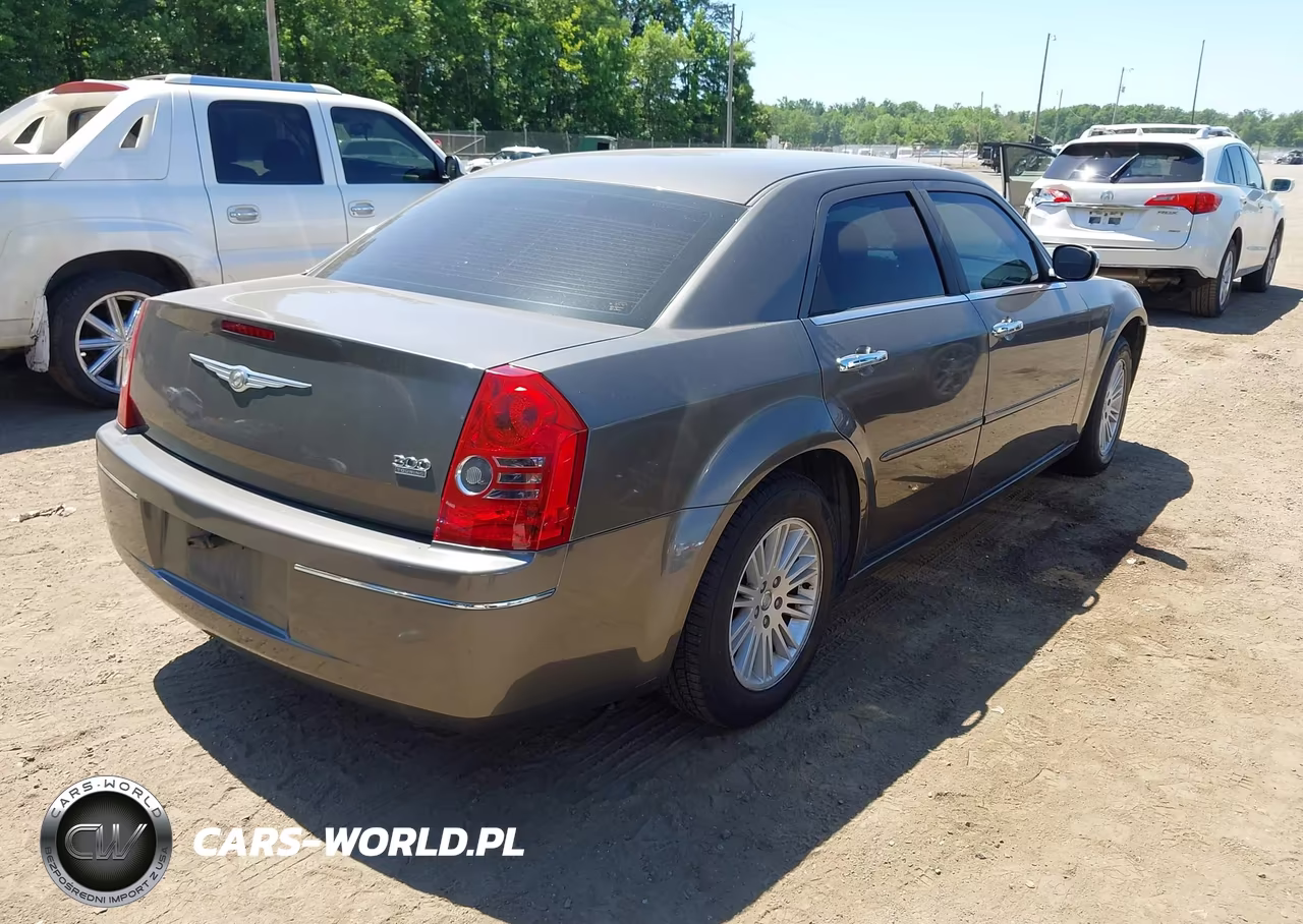 2010 Chrysler 300 Touring VIN:2C3CA4CD0AH216321 - 4