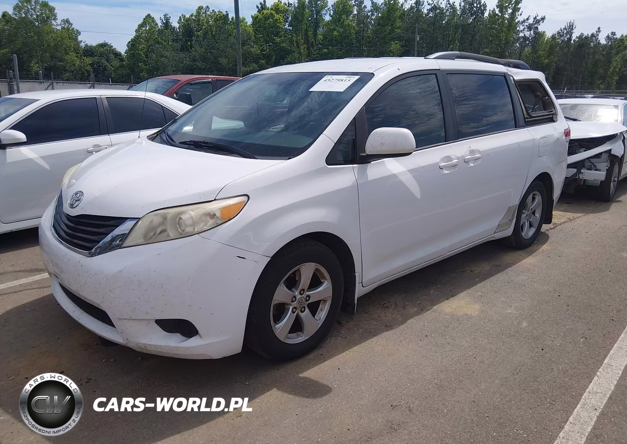 2013 Toyota Sienna Le V6 8 Passenger VIN:5TDKK3DC6DS345920 - 2