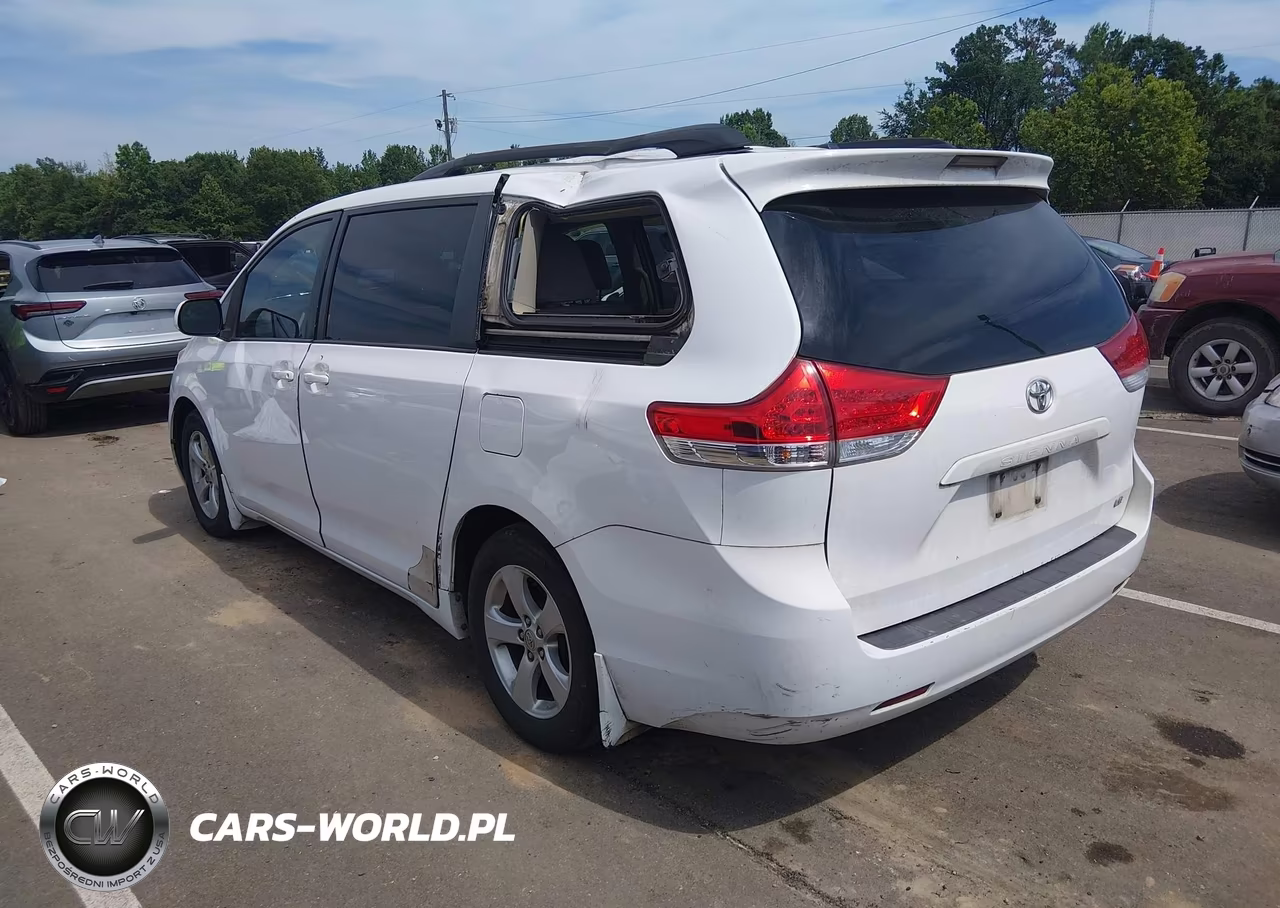 2013 Toyota Sienna Le V6 8 Passenger VIN:5TDKK3DC6DS345920 - 3