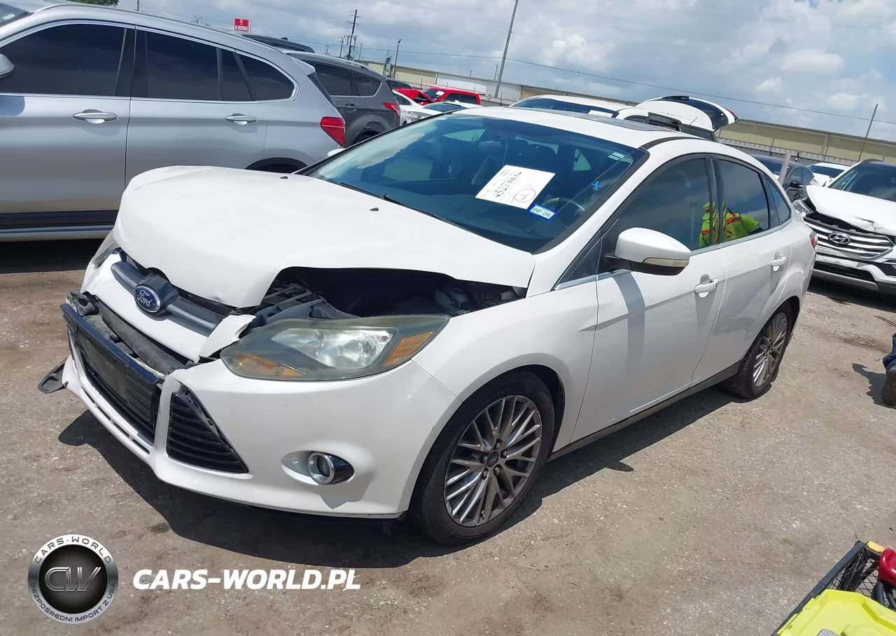 2014 Ford Focus Titanium VIN:1FADP3J24EL108695 - 2