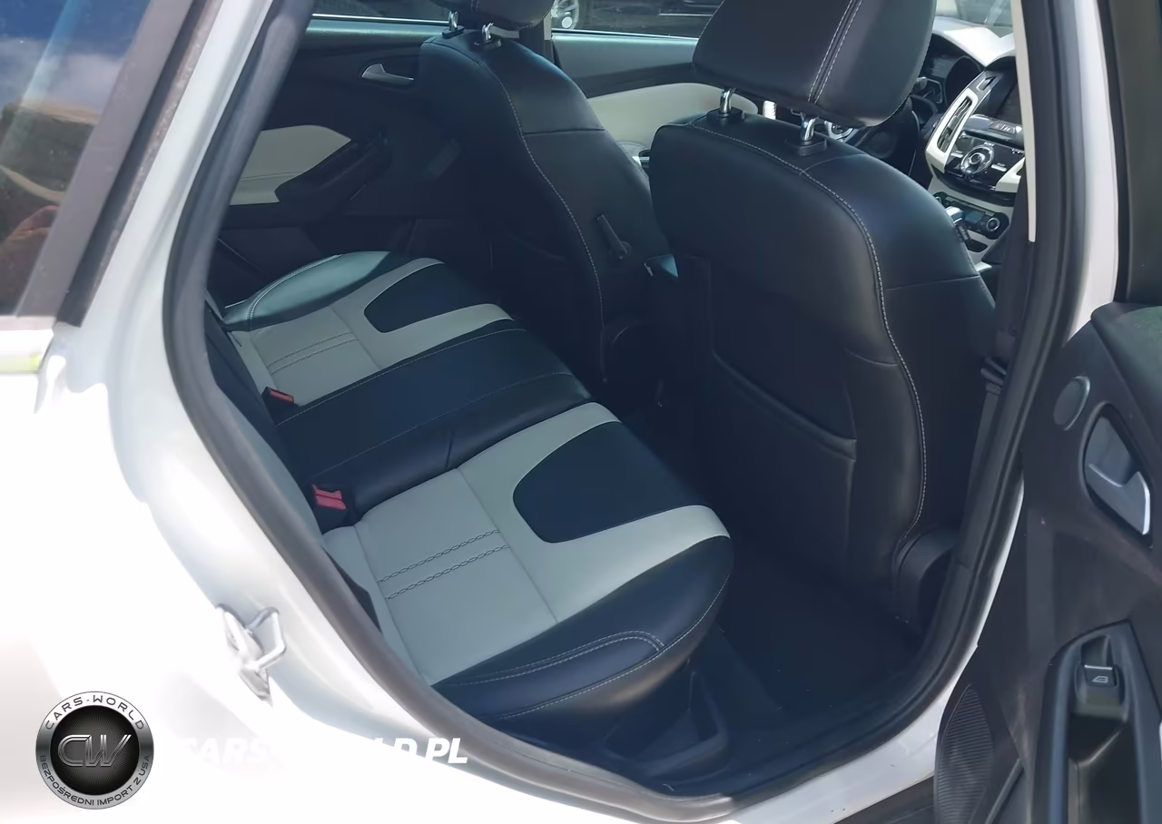 2014 Ford Focus Titanium VIN:1FADP3J24EL108695 - 8