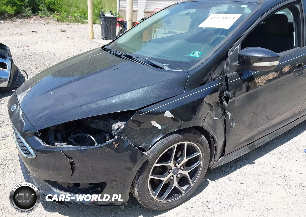 2015 Ford Focus Se VIN:1FADP3F27FL253109 - 6