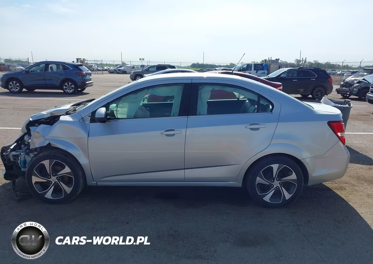 2018 Chevrolet Sonic Premier Auto VIN:1G1JF5SB8J4132151 - 14