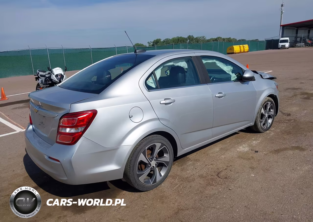 2018 Chevrolet Sonic Premier Auto VIN:1G1JF5SB8J4132151 - 4