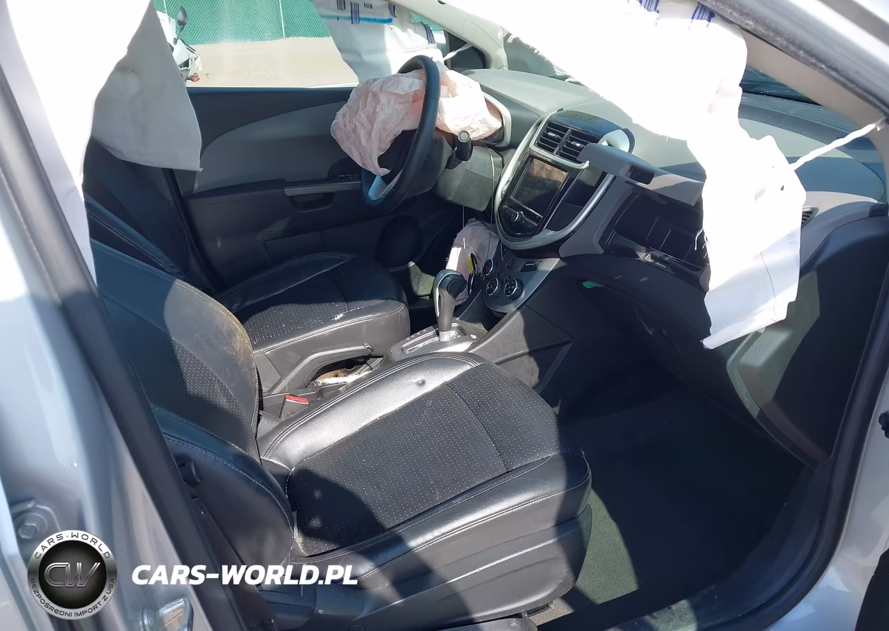 2018 Chevrolet Sonic Premier Auto VIN:1G1JF5SB8J4132151 - 5