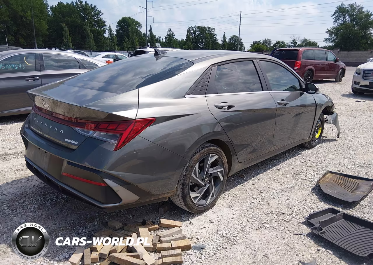 2025 Hyundai Elantra Sel Convenience VIN:KMHLS4DGXSU081151 - 4