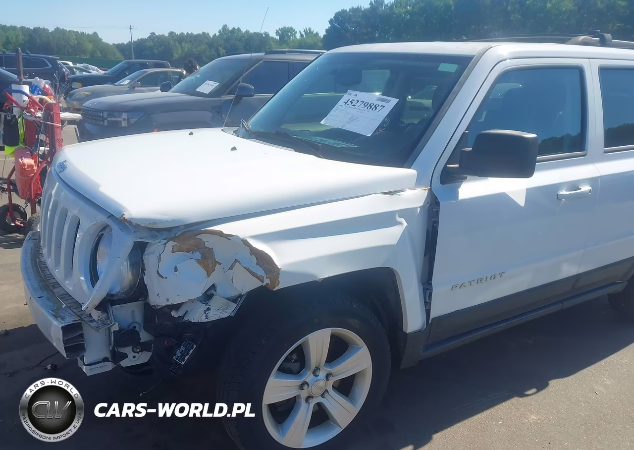 2014 Jeep Patriot Latitude VIN:1C4NJRFBXED575691 - 13