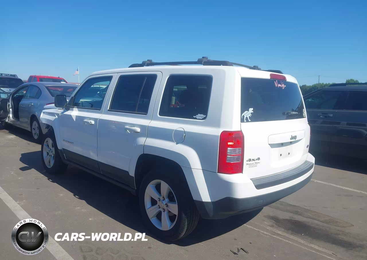 2014 Jeep Patriot Latitude VIN:1C4NJRFBXED575691 - 3