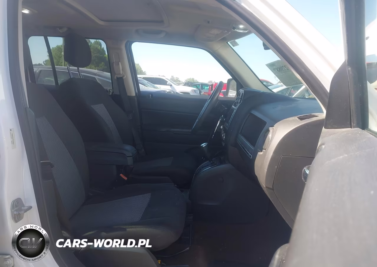 2014 Jeep Patriot Latitude VIN:1C4NJRFBXED575691 - 5